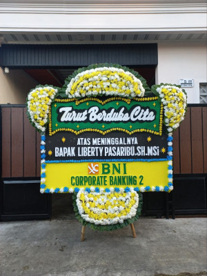 Papan Bunga Duka di Leitimur Selatan