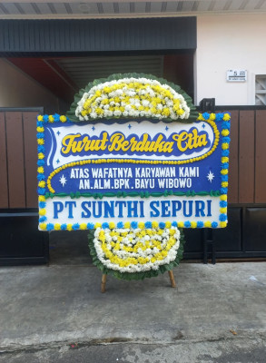 Papan Bunga Duka di Leitimur Selatan