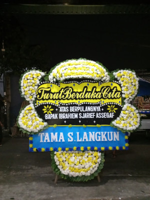 Papan Bunga Duka di Leitimur Selatan