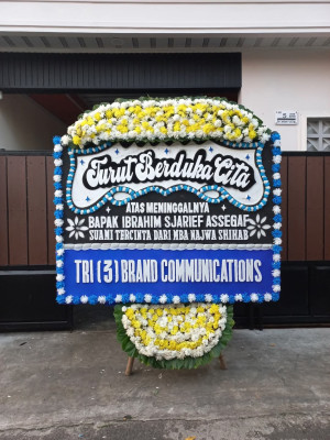 Papan Bunga Duka di Leitimur Selatan